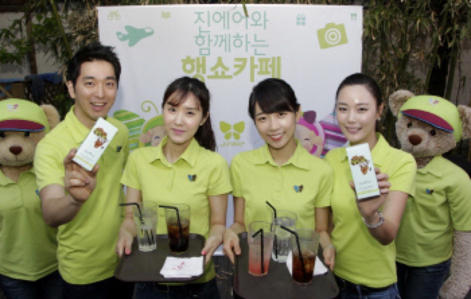 [스포츠서울] 진에어, '행쇼카페'로 알비노 환자 알리기 나서