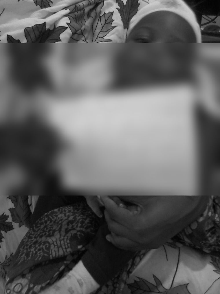 진료 기록을 들고 있는 아이