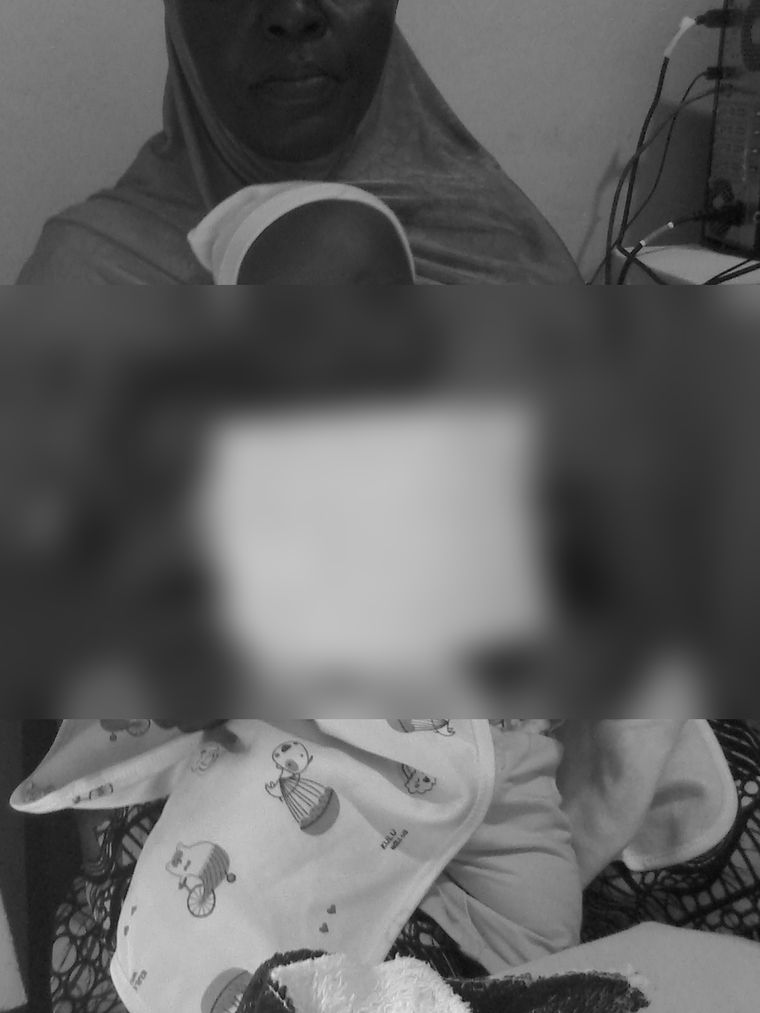 진료 기록을 들고 있는 아이